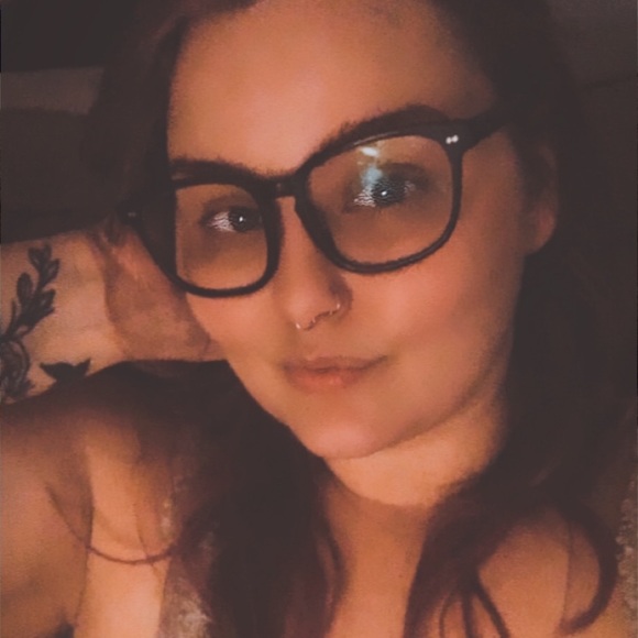 Meet your Posher, Jessica - Picture 1 of 1